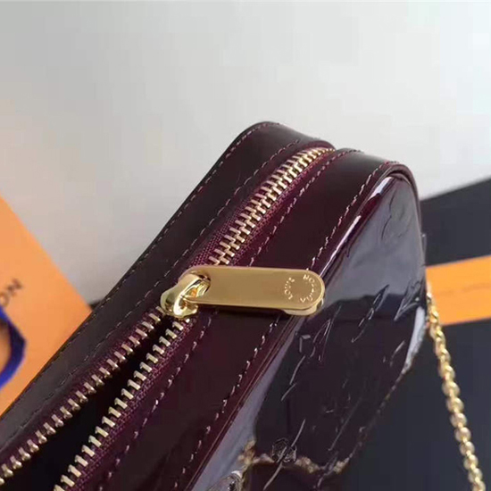 Louis Vuitton M64057 Camera Pouch Crossbody Bag Monogram Vernis