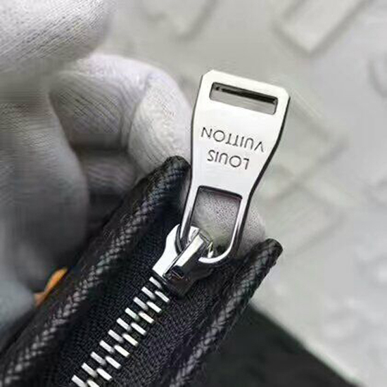 Louis Vuitton M30675 Pochette Voyage MM Taiga Leather