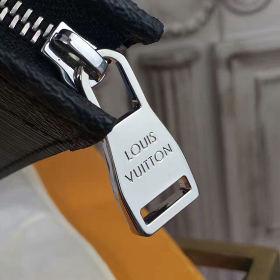 Louis Vuitton M67736 Pochette Voyage MM Epi Leather