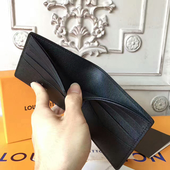 LOUIS VUITTON X Supreme Chain Compact Wallet Leather Black M67711
