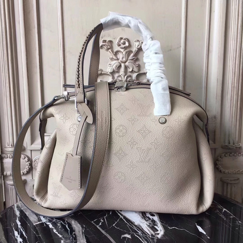 Louis Vuitton Asteria M54672 Mahina Leather