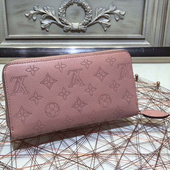 Louis Vuitton M58429 Zippy Wallet Mahina Leather