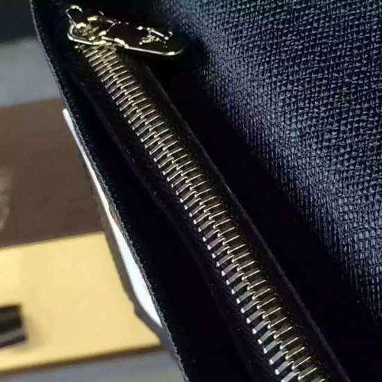 Louis Vuitton M32572 Brazza Wallet Taiga Leather