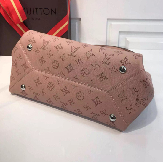 Louis Vuitton M41789 Sevres Shoulder Bag Mahina Leather