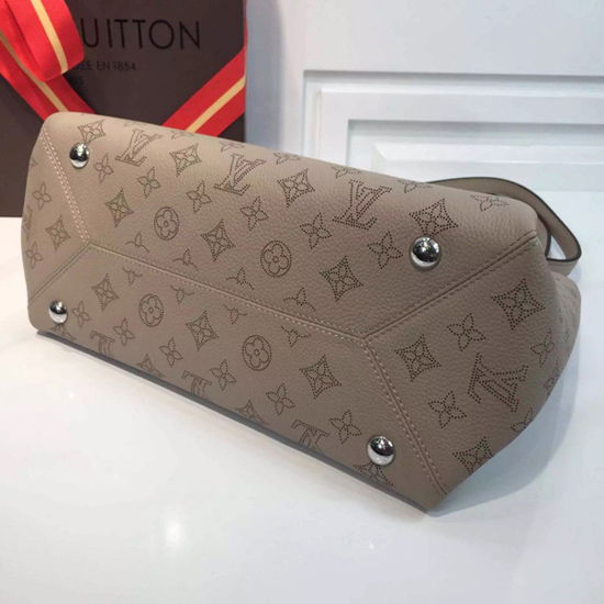 Louis Vuitton M41791 Sevres Shoulder Bag Mahina Leather