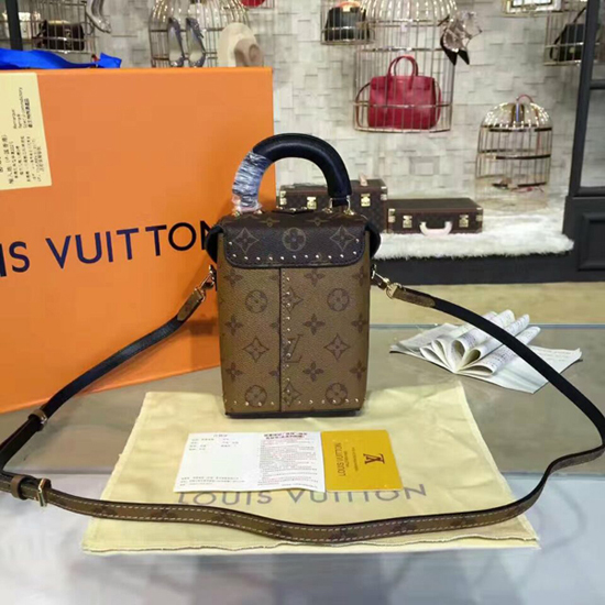 Louis Vuitton M42999 Camera Box Crossbody Bag Monogram Canvas