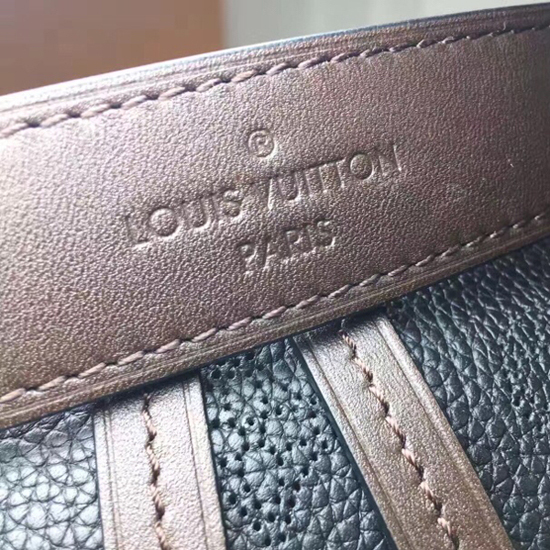 Louis Vuitton M54402 Girolata Tote Bag Mahina Leather