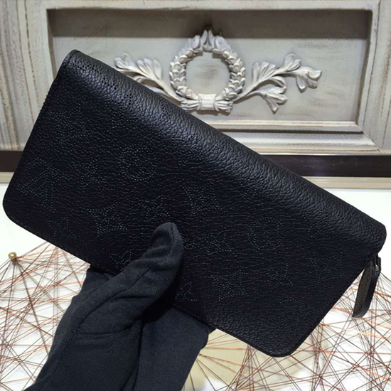 Louis Vuitton M58428 Zippy Wallet Mahina Leather