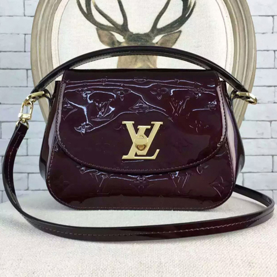 Louis Vuitton M90942 Pasadena Crossbody Bag Monogram Vernis