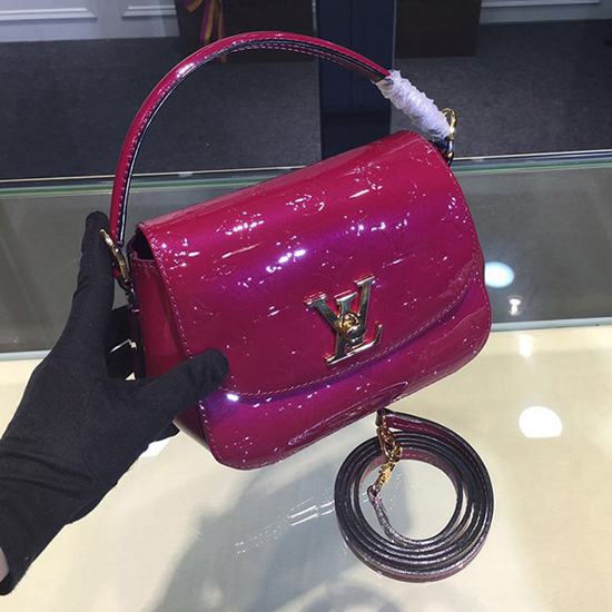 Louis Vuitton M90943 Pasadena Crossbody Bag Monogram Vernis