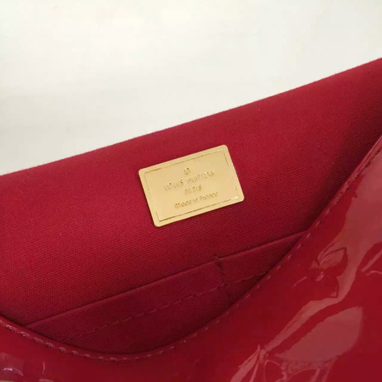 Louis Vuitton M90944 Pasadena Crossbody Bag Monogram Vernis