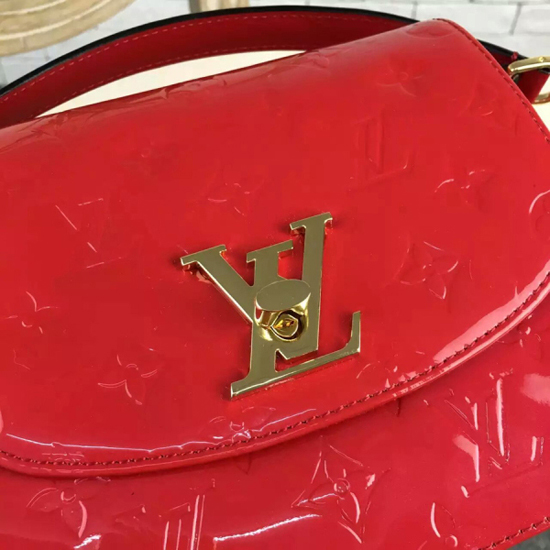 Louis Vuitton M90944 Pasadena Crossbody Bag Monogram Vernis