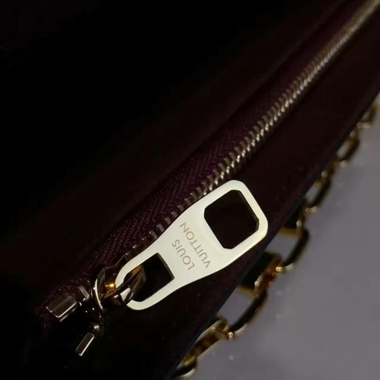 Louis Vuitton M94423 Chain Louise GM Crossbody Bag Taurillon Leather