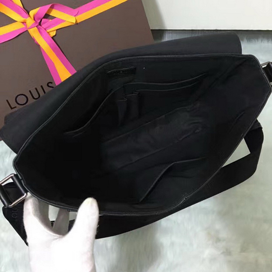 Louis Vuitton N41286 District PM Messenger Bag Damier Infini Leather