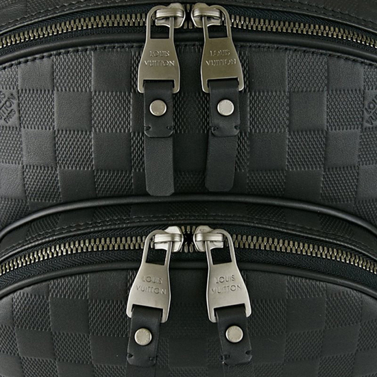 Replica Louis Vuitton Damier Infini Leather District Pochette n23355