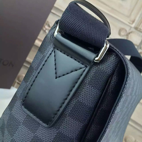 Louis Vuitton N41457 Messenger PM Messenger Bag Damier Graphite Canvas