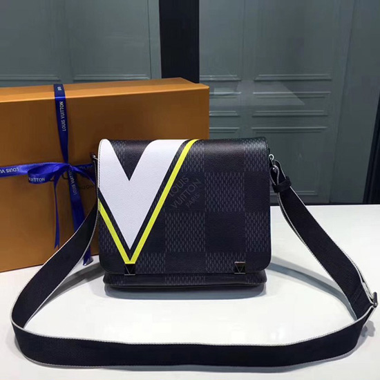 Louis Vuitton N44004 District MM Messenger Bag Damier Cobalt Canvas